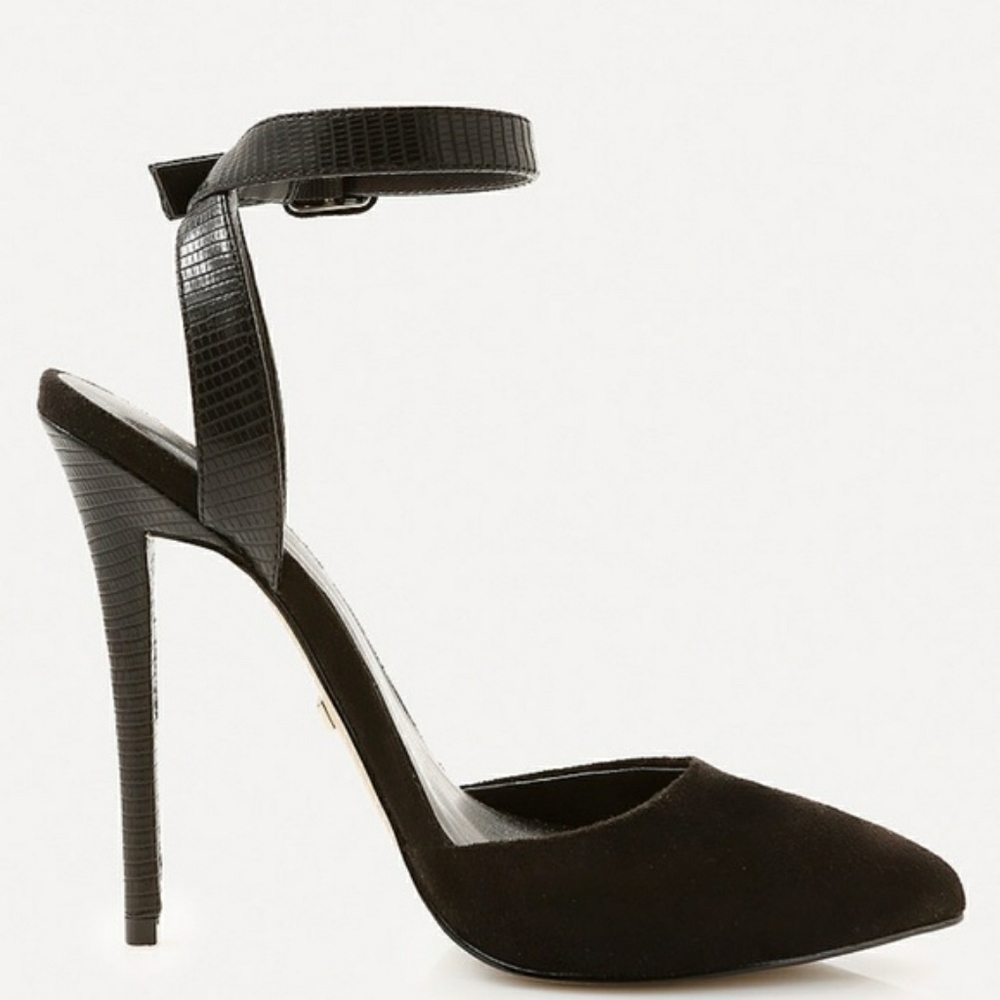 bebe LEENAH Pointy Toe Pumps SOLD